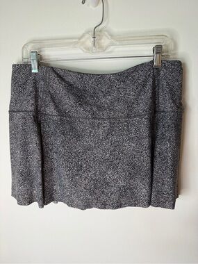 Lululemon Black white Speckled tennis skirt with built-in shorts size 12 golf